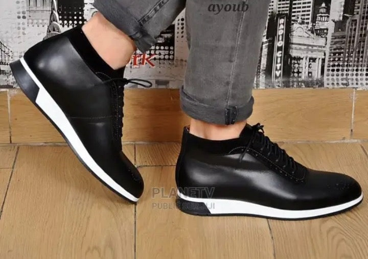 Chaussure en cuir contour din