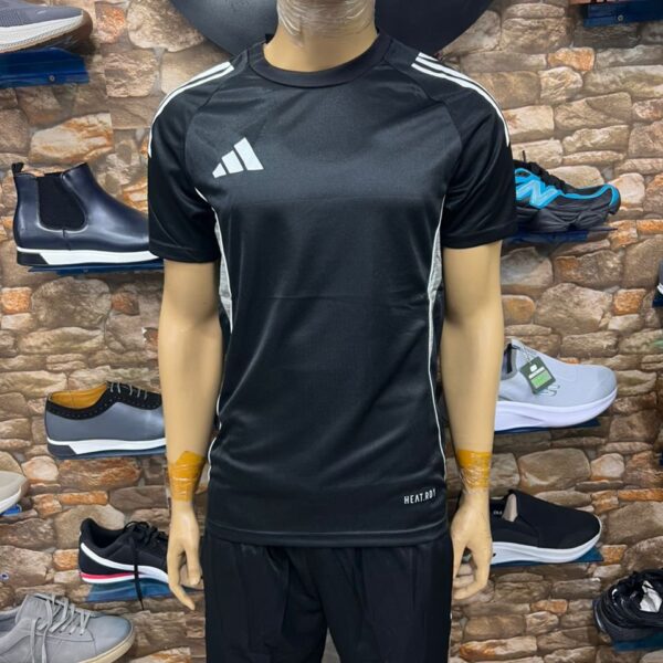 Tenue de Sport T-Shirt et Short