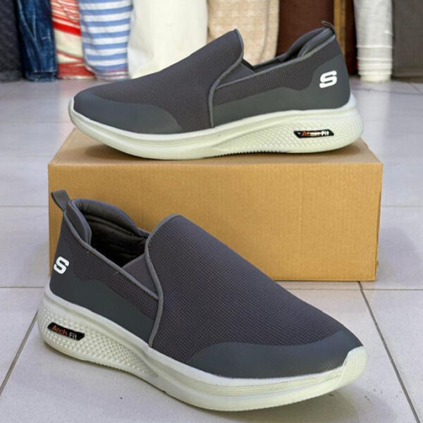 Basket Sketchers léger 125 grs