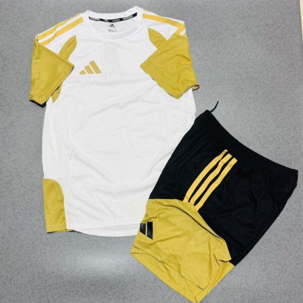 Tenue de Sport T-Shirt et Short