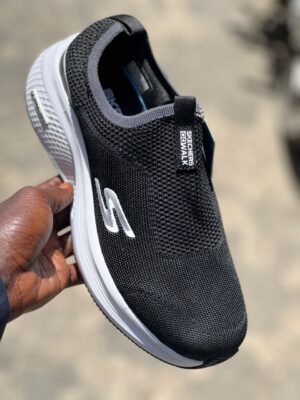 Basket Skechers léger 125 grs