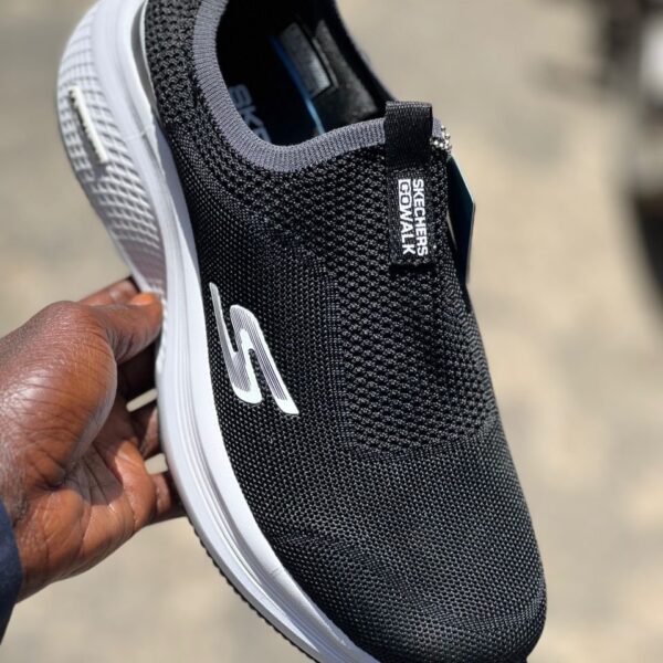 Basket Skechers léger 125 grs