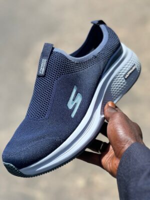 Basket Skechers léger 125 grs