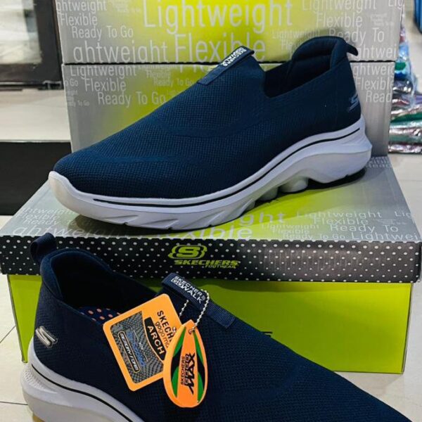 Basket Skechers Bleu léger 125grs