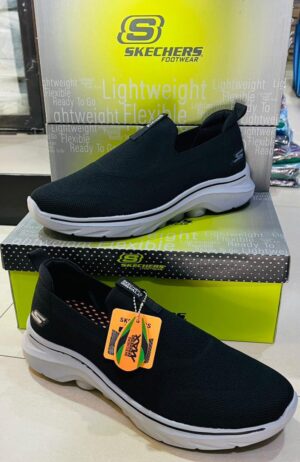 Basket Skecher Noir léger 125grs