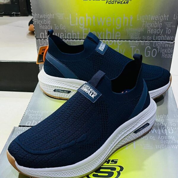 Basket Skechers Bleu léger 125grs
