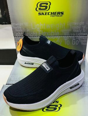 Basket Skechers Noir léger 125grs